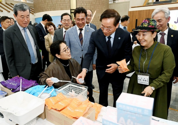 인천시, 장애인표준사업장 상품전시 및 구매상담회 개최의 본문 썸네일 1